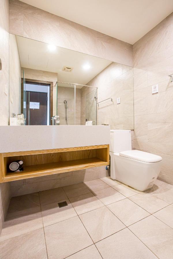 Easylazy Inn Taichung Esterno foto