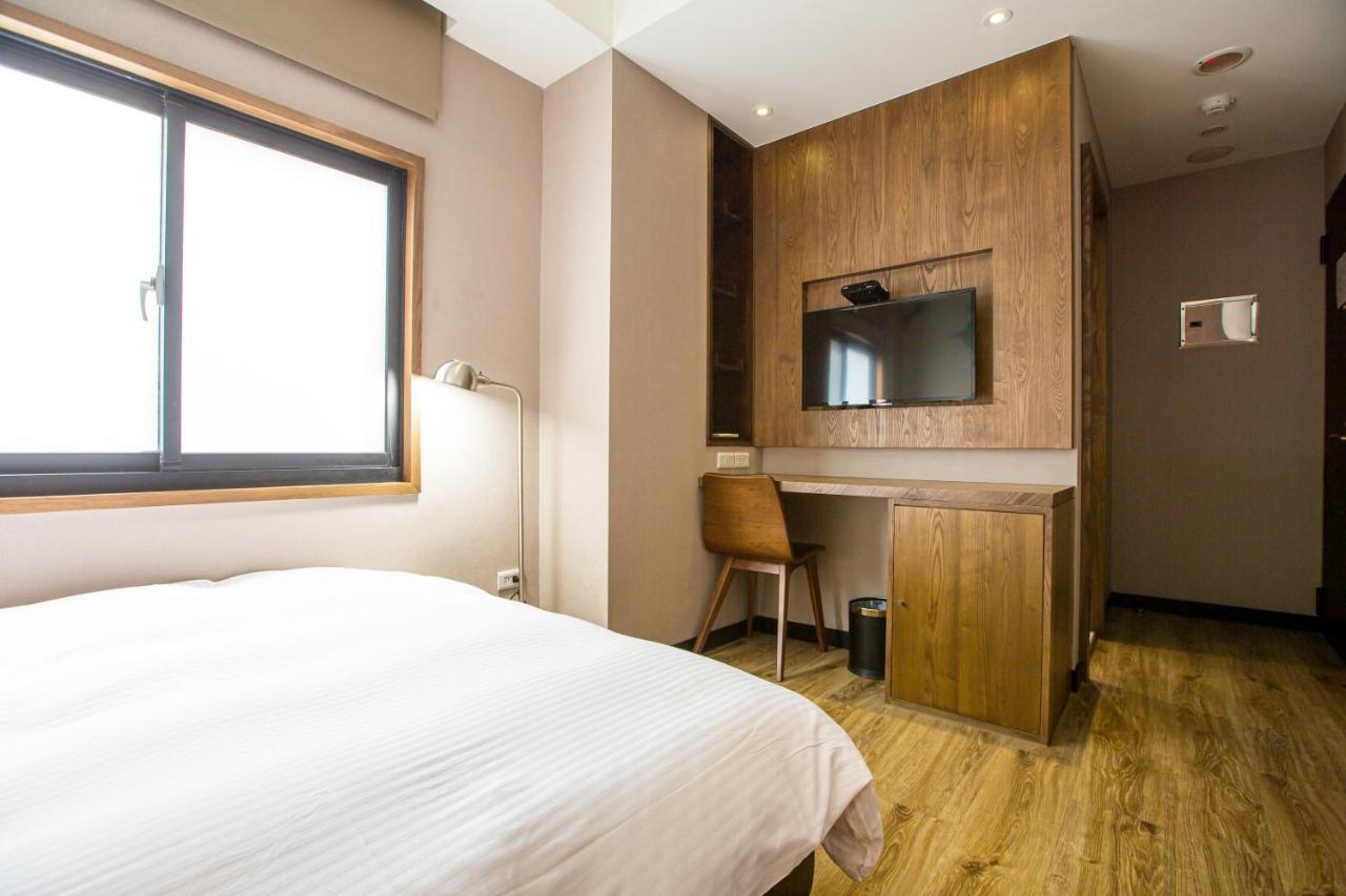 Easylazy Inn Taichung Esterno foto