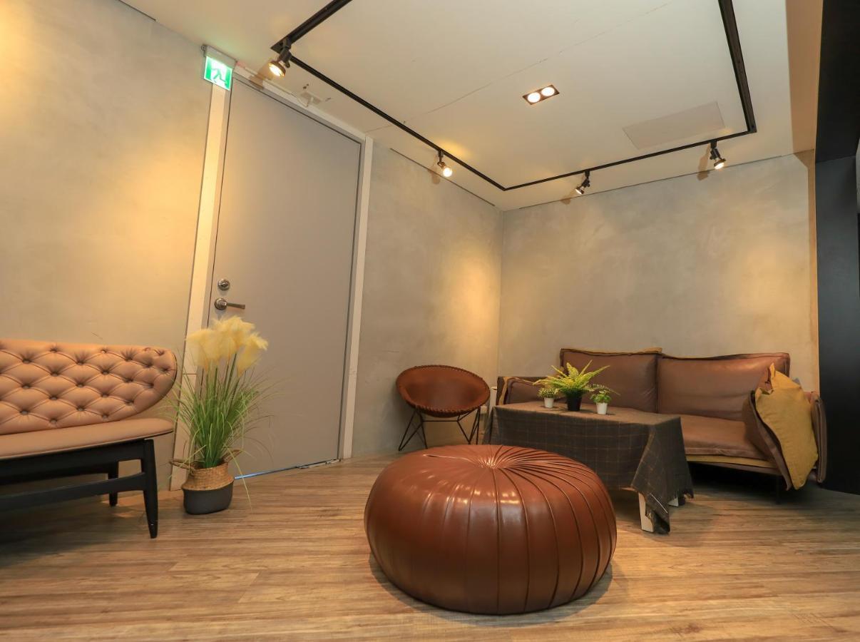 Easylazy Inn Taichung Esterno foto